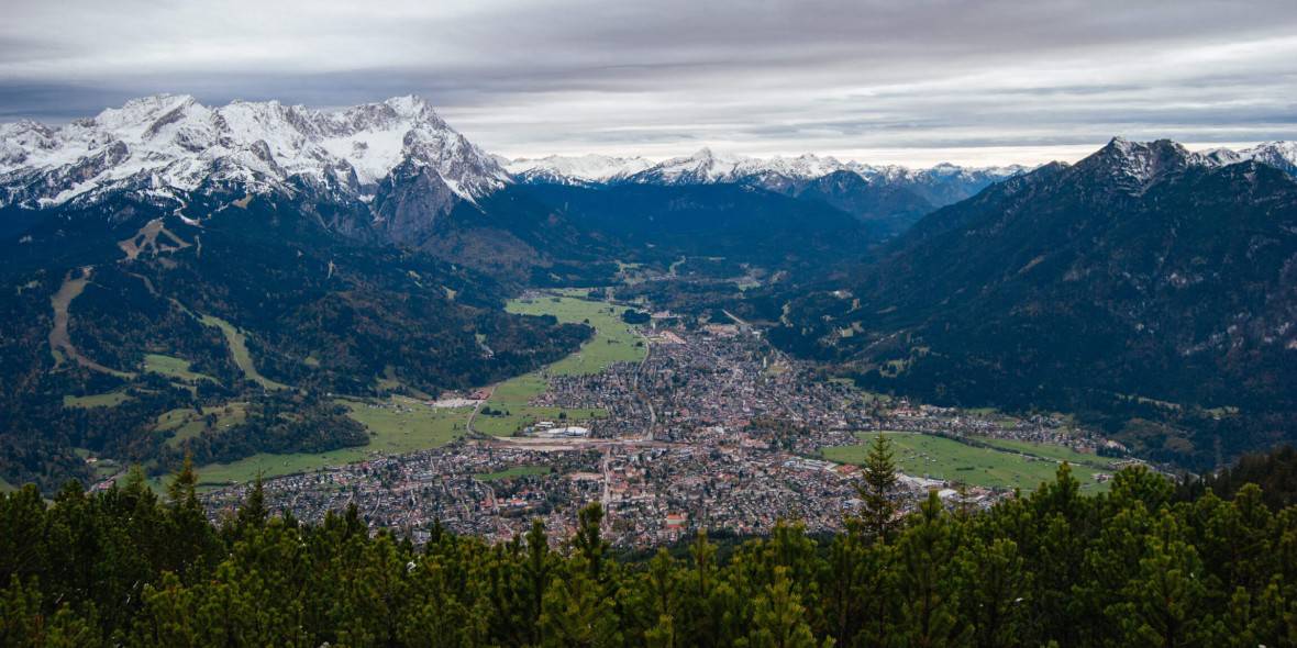 Blick vom Wank auf Garmisch-Partenkirchen