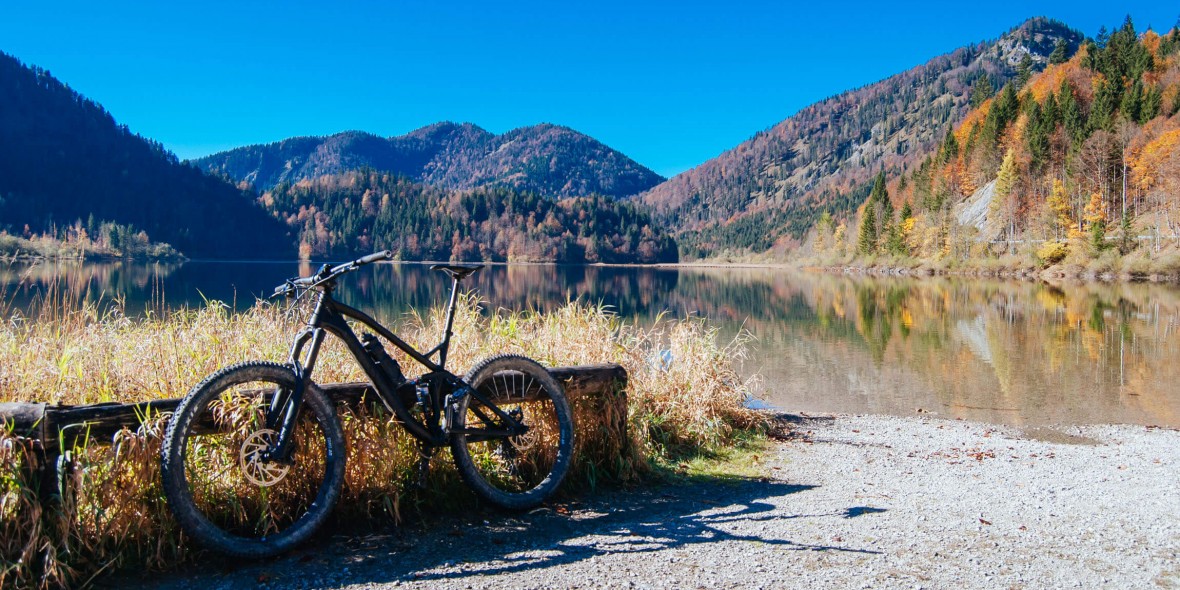 Mit dem Mountainbike am Weitsee