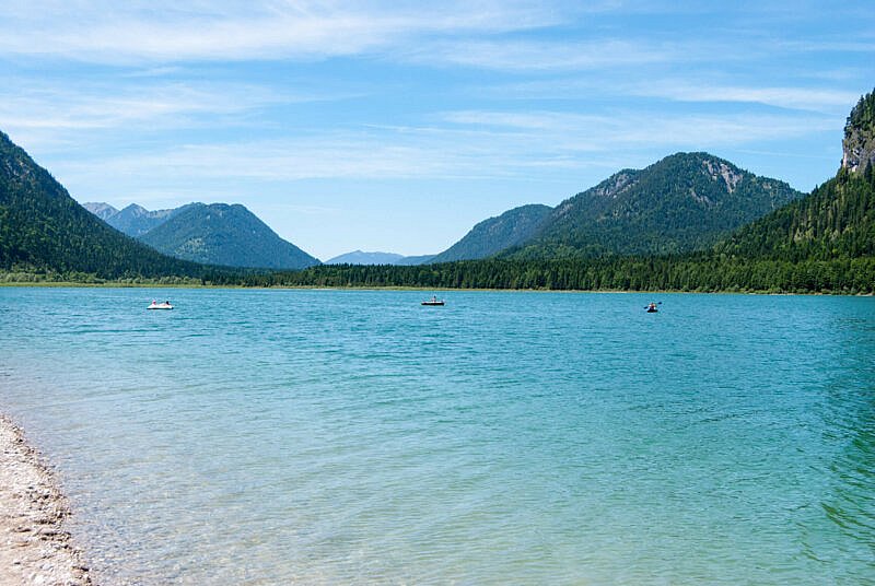 Der Sylvensteinsee mit Blick nach Westen