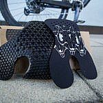 Dr. anKle – MTB Schienbein-Protektoren von Skwerel im Test